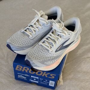 Brooks Women's Adrenaline GTS 24